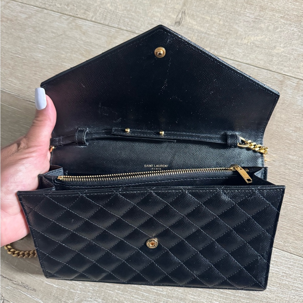 Saint Laurent Black Quilted Crossbody with Gold Chain - Picture 4 of 5